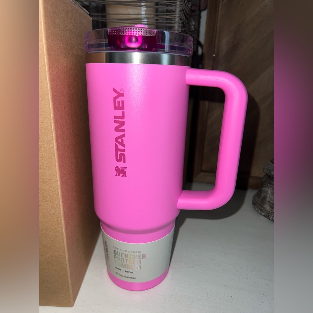 Stanley Pink Quencher Protour Tumbler 30 oz - Picture 2 of 7